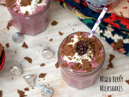 mixed berry milkshakes2.jpg